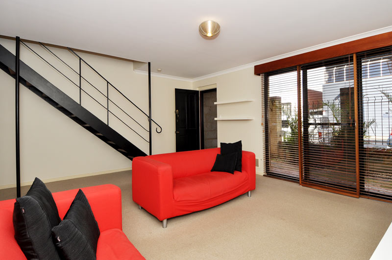 SEE ME LAST !!
Home Open Saturday 19th of September 12.30 - 1.15 Picture 2