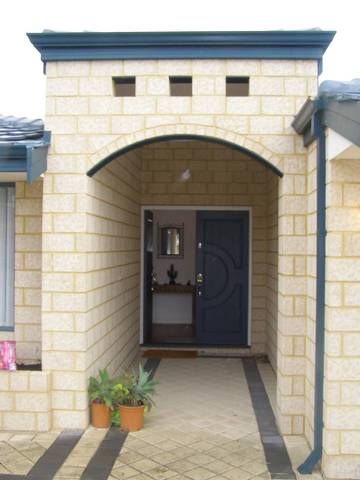 IDEAL PROPERTY - With Ocean Views Picture 2