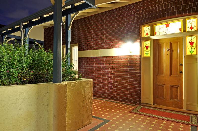 HIDE & SEEK Picture 3