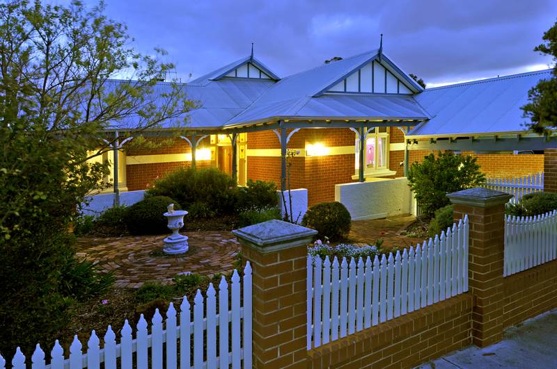 HIDE & SEEK Picture 1