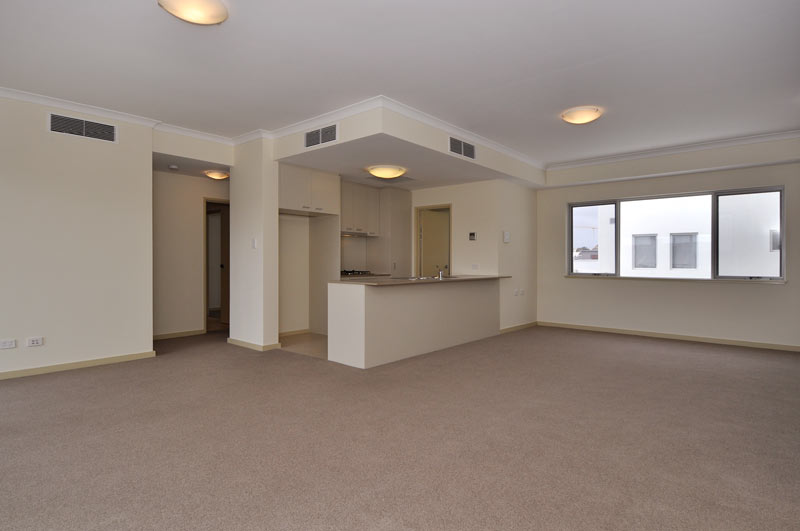 WHY NOT MAKE THIS GREAT APARTMENT YOURS! Picture 3