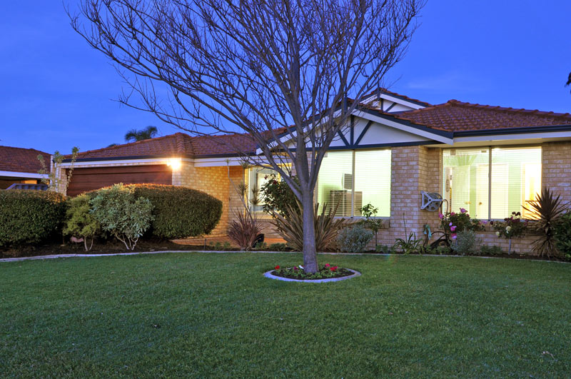 CAN YOU KEEP A SECRET? Picture 1