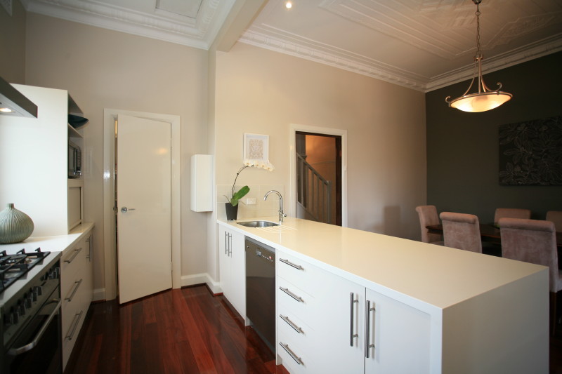 POSITION YOURSELF FOR STYLE AND LIFESTYLE Picture 2