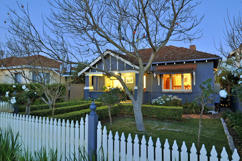 Forget PINK, BEYONCE or BRITNEY SPEARS..... Picture 2