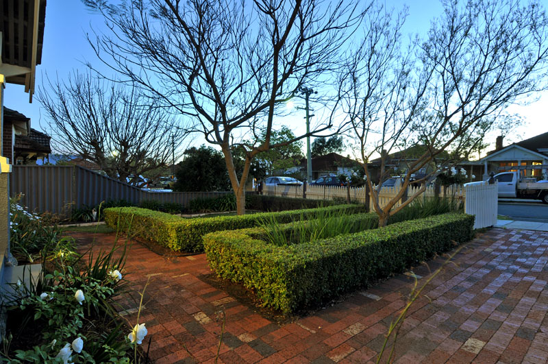 Forget PINK, BEYONCE or BRITNEY SPEARS..... Picture 3