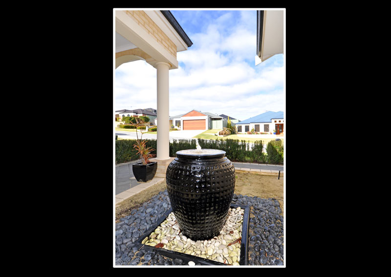 PRICED TO PLEASE...and dressed to tease! Picture 2