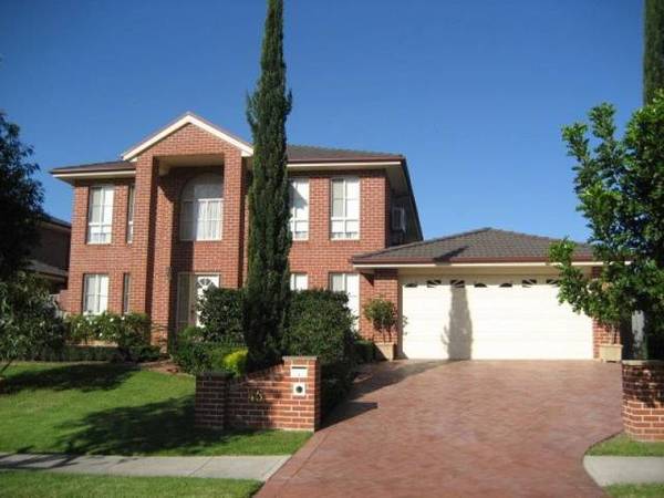 EASY TO LIVE IN Picture 1