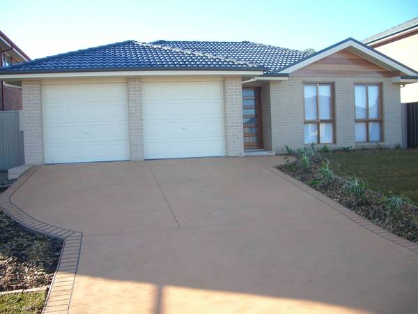 BEAUTIFUL CLARENDON HOME Picture 1