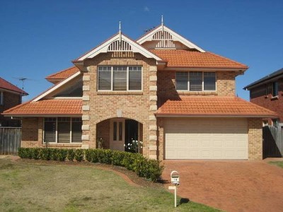 OPPOSITE PARK + SIDE ACCESS Picture