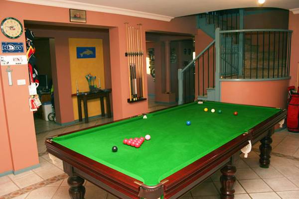 FAMILY HOME + INGROUND POOL IN A CUL-DE-SAC - ENOUGH SAID! Picture 3