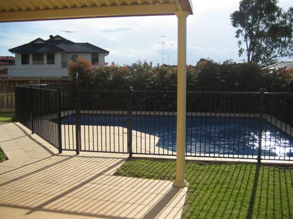 RESORT STYLE POOL - PLUS SIDE ACCESS.. Picture