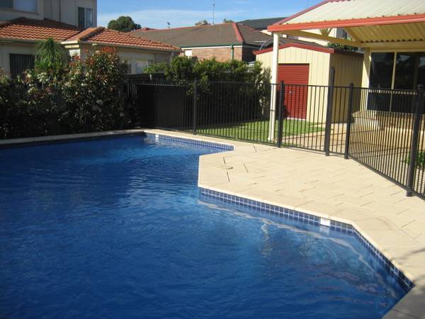 RESORT STYLE POOL - PLUS SIDE ACCESS.. Picture