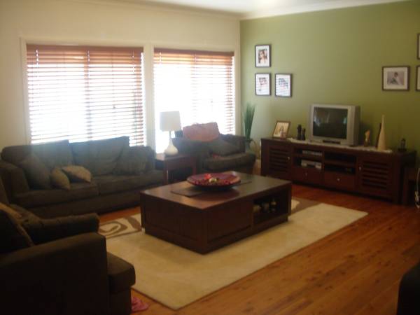 IDEAL LOCATION - QUALITY BUILT Picture