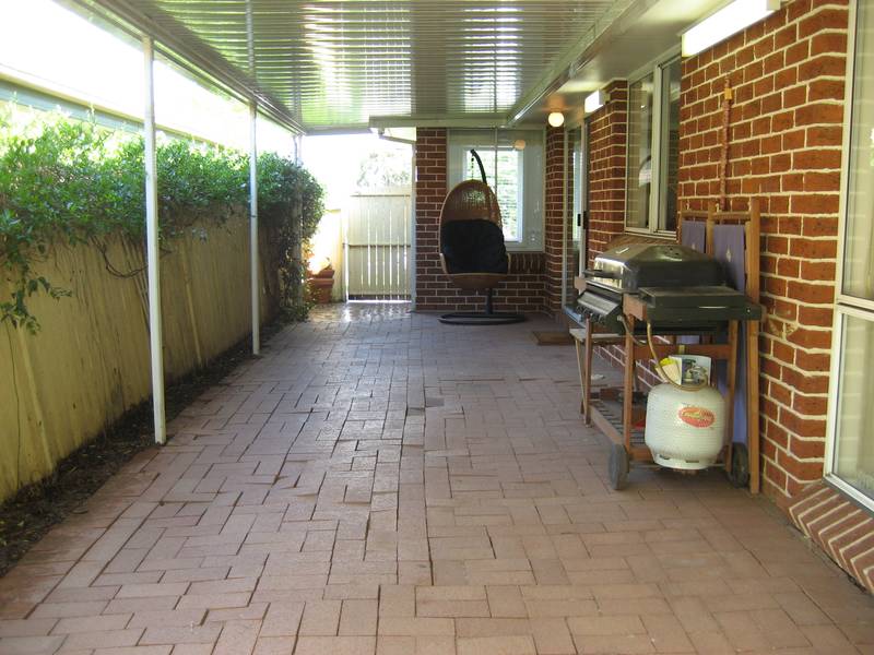 LOOK NO FURTHER - THE IDEAL HOME! Picture