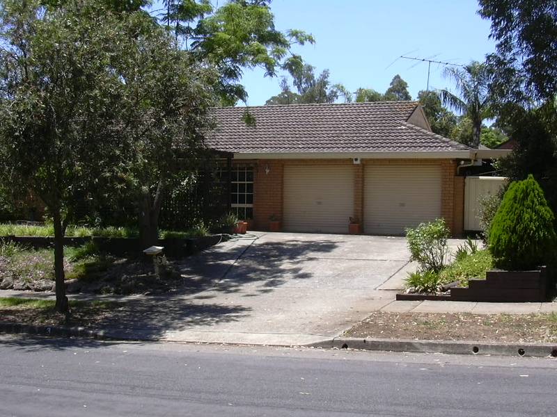 INGROUND POOL + SIDE ACCESS! Picture 1