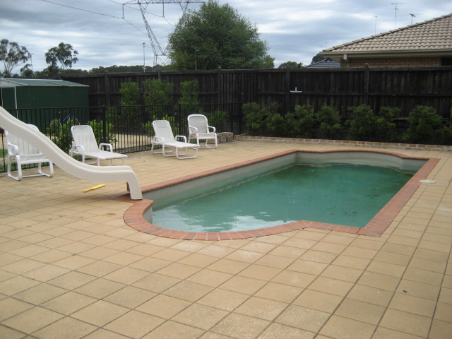 INGROUND SOLAR HEATED POOL ON A LARGE BLOCK! Picture INGROUND SOLAR HEATED POOL ON A LARGE BLOCK! Picture