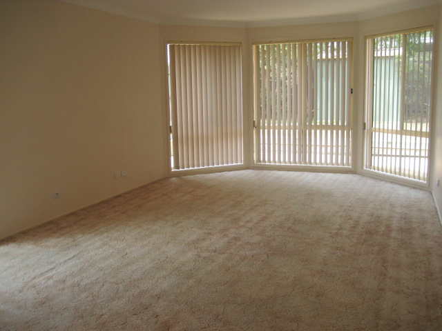 CONVENIENT LOCATION - CLOSE TO EVERYTHING Picture 3