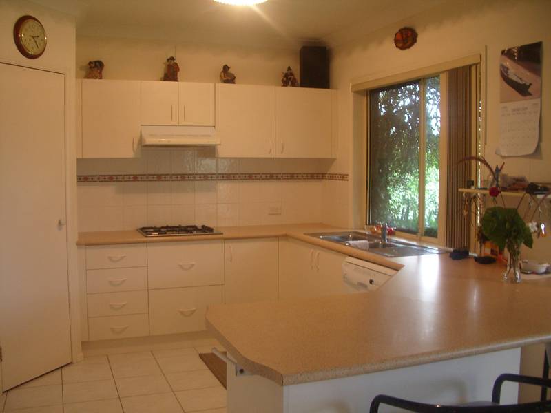 NEED SPACE FOR CARS & BOATS? Picture 3