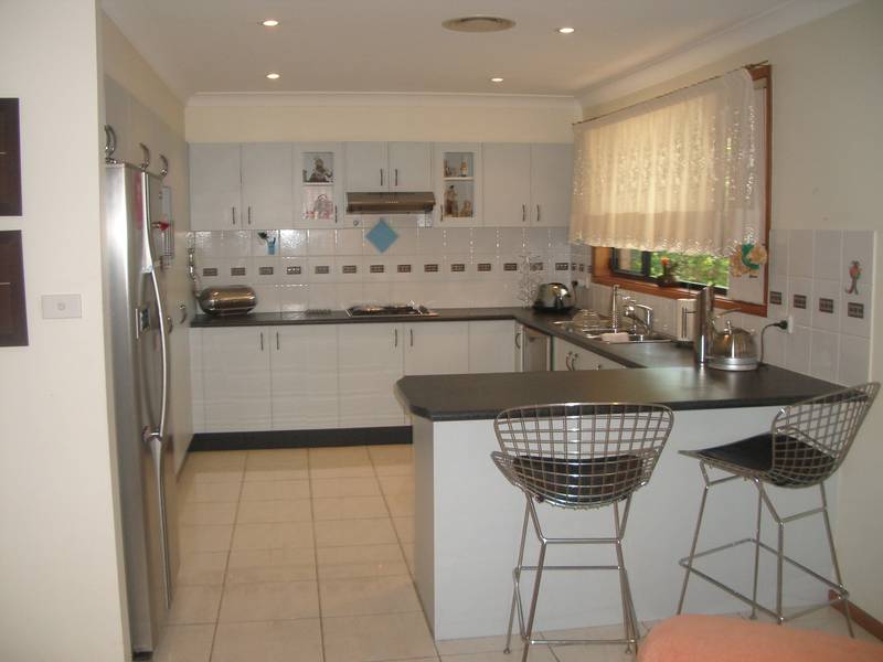 SPACIOUS LIVING-GREAT LOCATION Picture