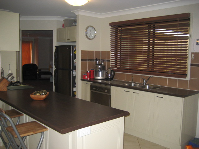 SINGLE LEVEL AT IS BEST Picture 2