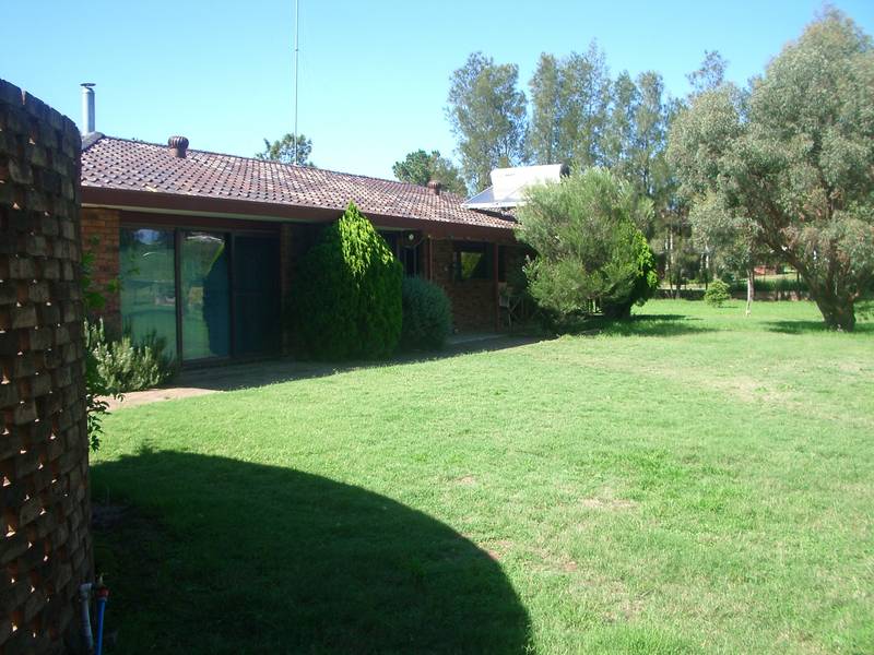 ROOM TO MOVE Picture ROOM TO MOVE Picture