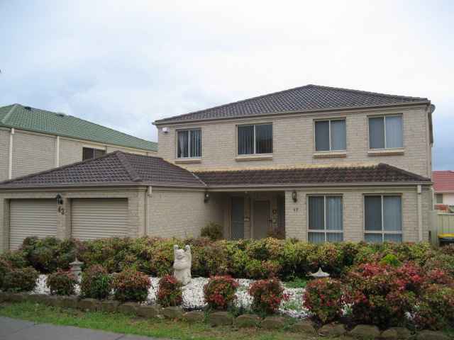 COSY LOW MAINTENANCE HOME! Picture 1