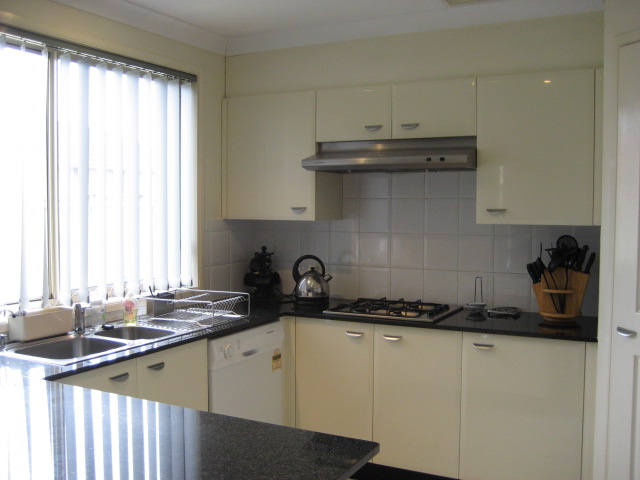 COSY LOW MAINTENANCE HOME! Picture