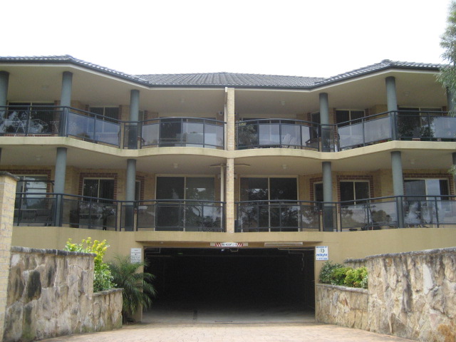 THE IDEAL UNIT - CLOSE TO ALL AMENITIES! Picture 1