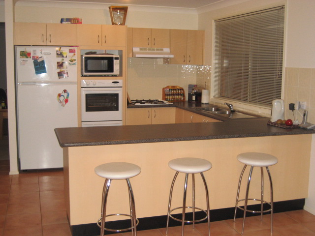 CLOSE TO EVERYTHING Picture 3