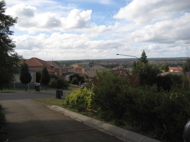 QUIET STREET - 645m2 BLOCK Picture 2