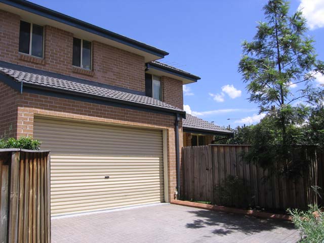 IN THE HEART OF KELLYVILLE! Picture 2