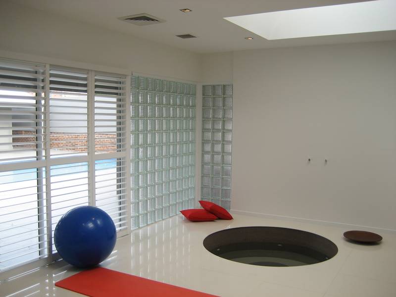 A
LARGE SOPHISTICATED
HOME
MADE FOR
CONTEMPORARY
LIVING ! Picture 2