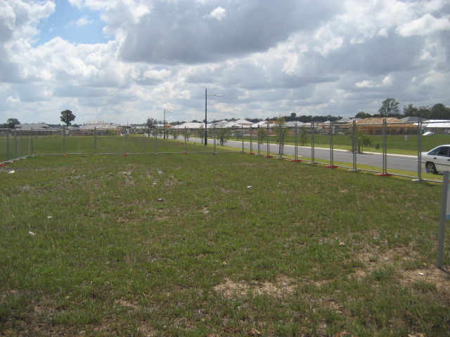 LARGE
635 m2 BLOCK IN THE PONDS ESTATE Picture 1