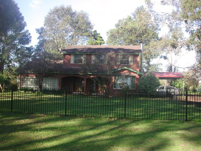 AMONGST THE GUM TREES! Picture 1