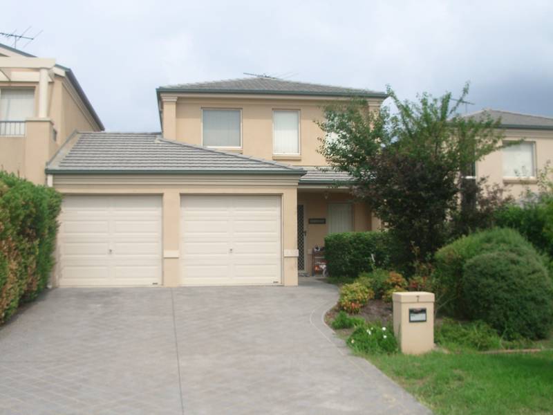 OPPOSITE OF A PARK! Picture 1