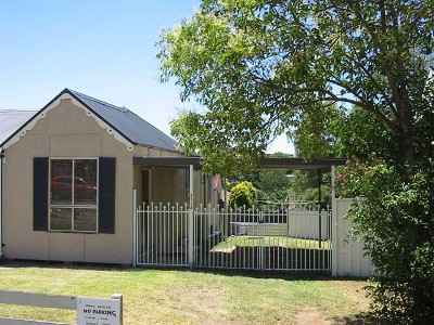 BUS AT DOOR Picture BUS AT DOOR Picture