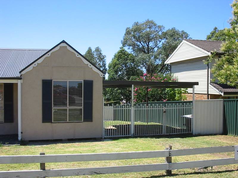 BUS AT DOOR Picture 2