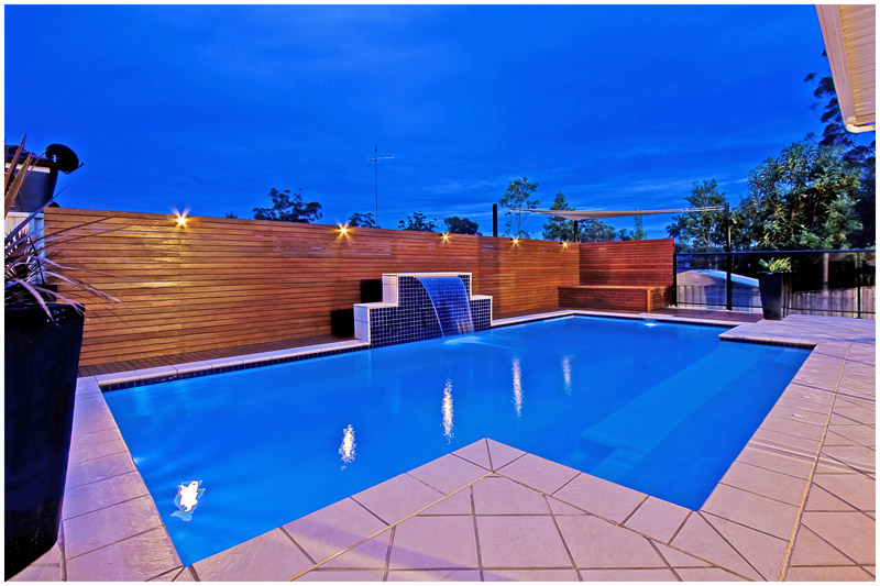 PERFECT FAMILY HOME + DESIGNER POOL! Picture 3