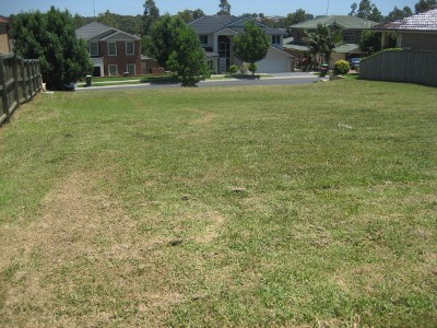 LARGE 702m2 BLOCK IN DESIRABLE LOCATION! Picture LARGE 702m2 BLOCK IN DESIRABLE LOCATION! Picture