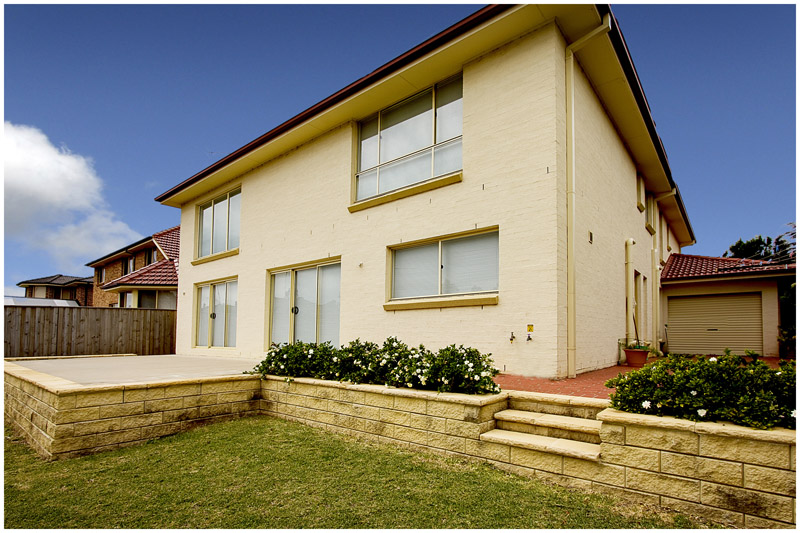 DISCERNING DETAIL + HUGE BLOCK! Picture 2