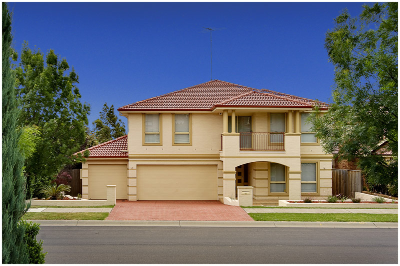 DISCERNING DETAIL + HUGE BLOCK! Picture 1