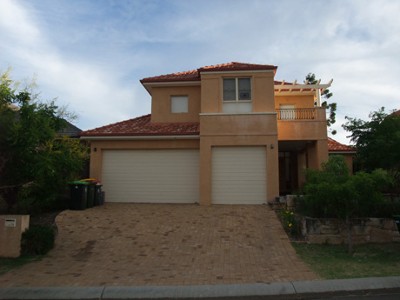 EXECUTIVE LIVING! Picture EXECUTIVE LIVING! Picture