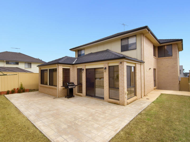 NEAR NEW - GREAT SIZED LIVING! Picture 2