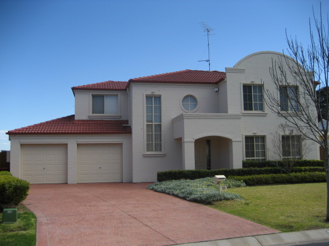 OPEN PLAN LIVING - LOVELY STREET! Picture 1
