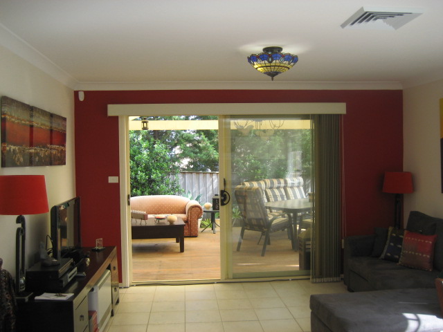 PERFECTLY POSITIONED! Picture 3