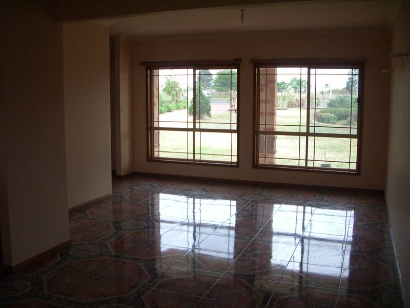 LARGE HOME - LARGE BLOCK Picture 3