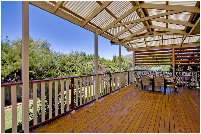 PRIZED 'ECHO VALLEY' ESTATE!
MASSIVE UPSTAIRS RUMPUS WITH VIEWS! Picture 1