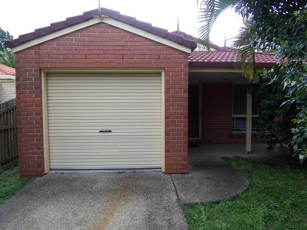 Classy & Comfortable in Corinda Picture 1