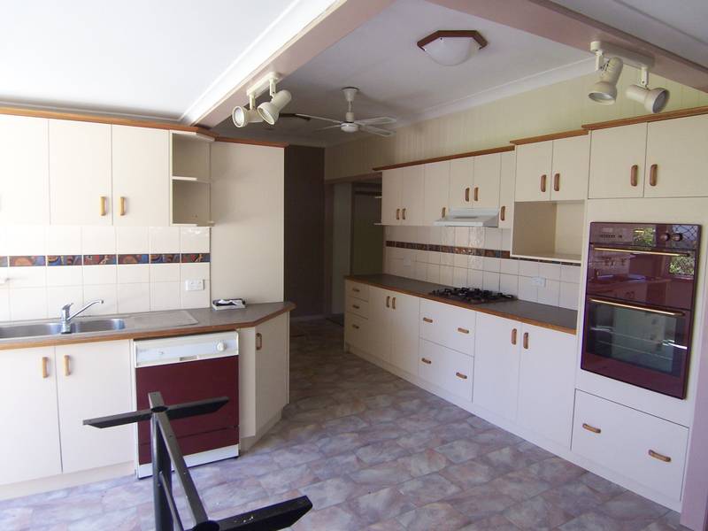 LOOKING TO SELL? WE HAVE BUYERS WAITING! Picture 3