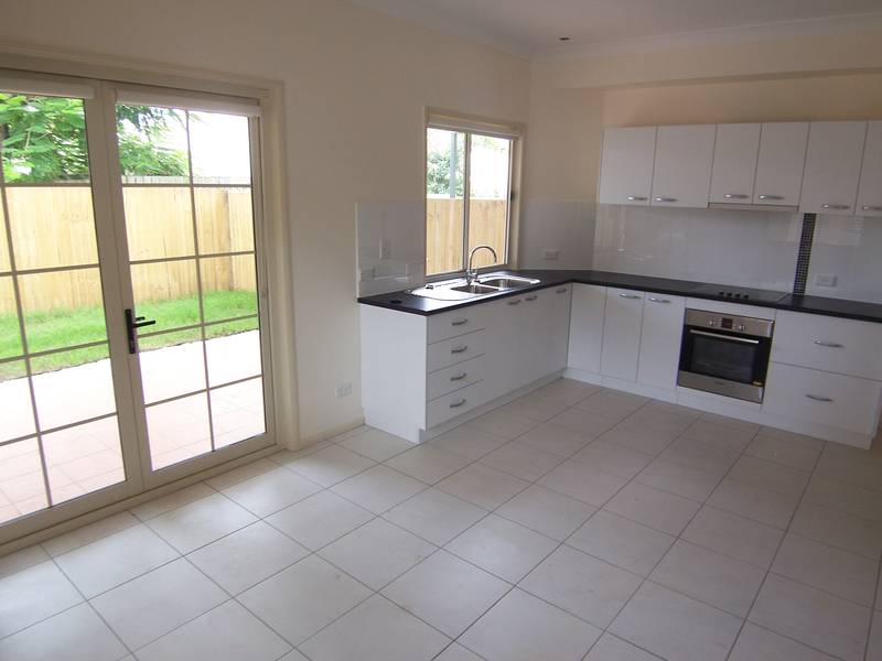 More House than Townhouse... Picture 2